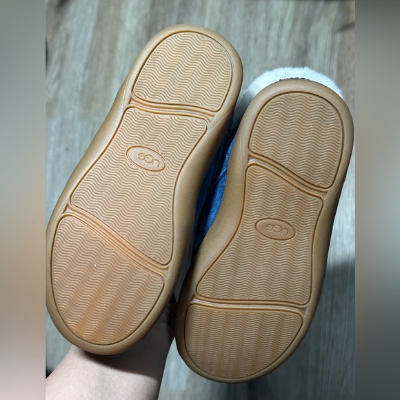 Toddler Uggs - Picture 3 of 4